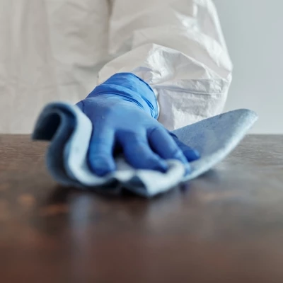 Wiping with microfibre