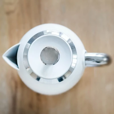 How to clean a kettle